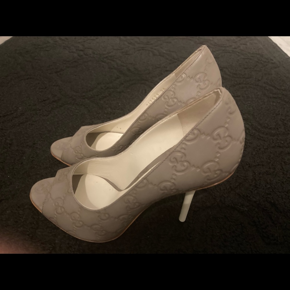 Gucci Guccissima Leather Gray Peep-toe Pumps Heels